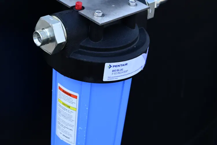 Heavy duty water filter housing